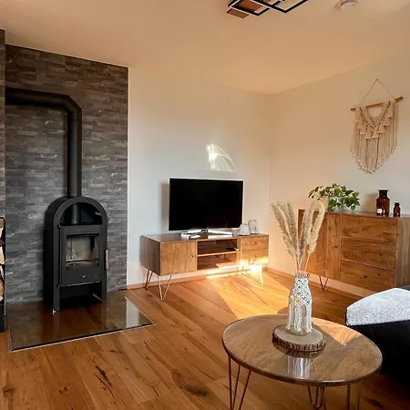Stilvolle Ferienwohnung, Ruhig, Neu Renoviert Apartamento Schönberg