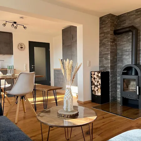 Apartment Stilvolle Ferienwohnung, Ruhig, Neu Renoviert *