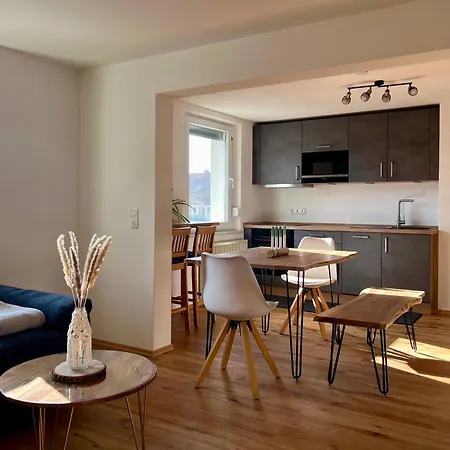 Stilvolle Ferienwohnung, Ruhig, Neu Renoviert Apartamento Schönberg