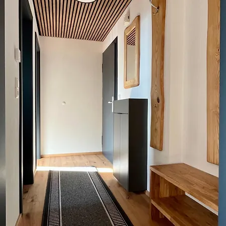 Stilvolle Ferienwohnung, Ruhig, Neu Renoviert *