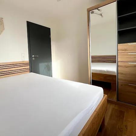 Stilvolle Ferienwohnung, Ruhig, Neu Renoviert Schönberg